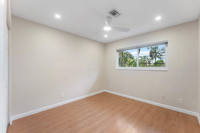 620 NE 9TH Avenue 4, Fort Lauderdale, FL 33304