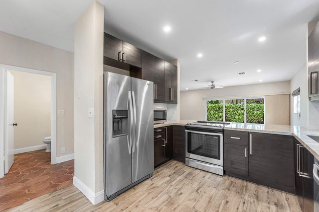 620 NE 9TH Avenue 4, Fort Lauderdale, FL 33304