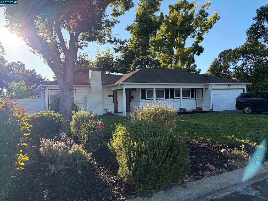 1243 Davis Ave, Concord, CA 94518