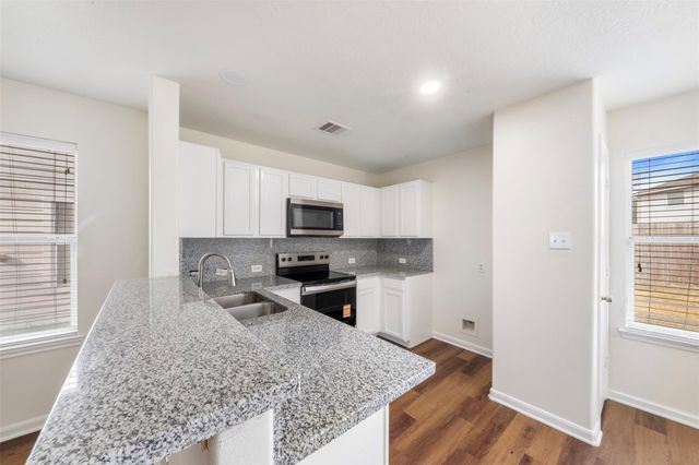 939 Blanchard Hill, Houston, TX 77047