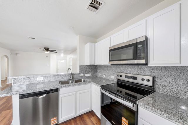 939 Blanchard Hill, Houston, TX 77047