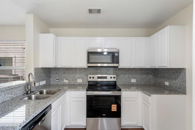 939 Blanchard Hill, Houston, TX 77047