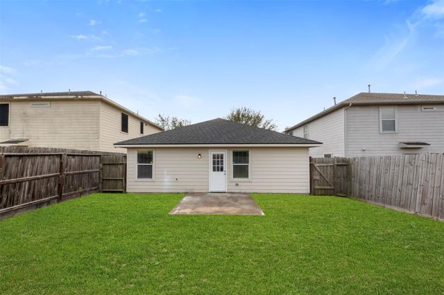 939 Blanchard Hill, Houston, TX 77047