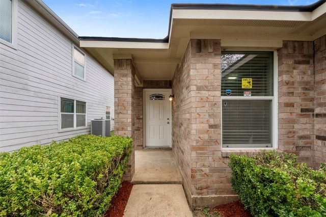 939 Blanchard Hill, Houston, TX 77047