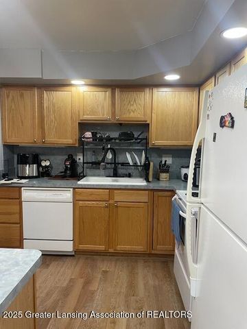 5535 W St Joe Highway, B12, Lansing, MI 48917