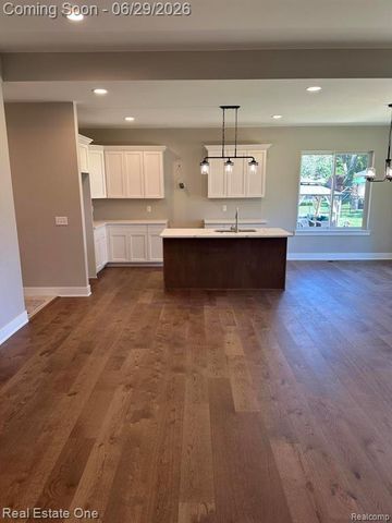 50402 Oakbrooke Drive, Chesterfield, MI 48047