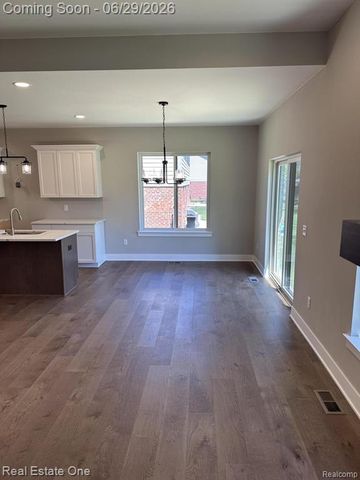 50402 Oakbrooke Drive, Chesterfield, MI 48047