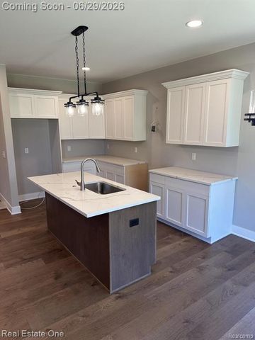 50402 Oakbrooke Drive, Chesterfield, MI 48047