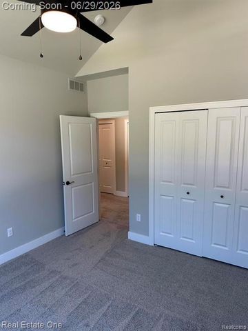 50402 Oakbrooke Drive, Chesterfield, MI 48047