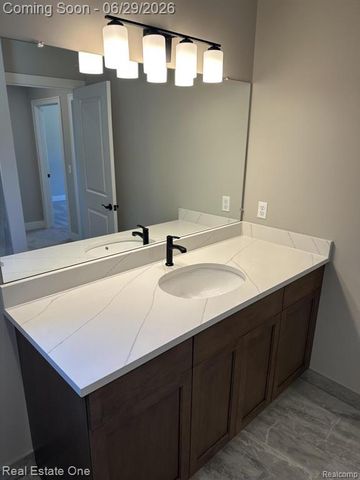 50402 Oakbrooke Drive, Chesterfield, MI 48047