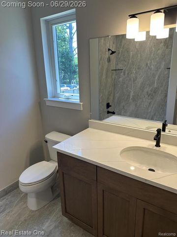 50402 Oakbrooke Drive, Chesterfield, MI 48047