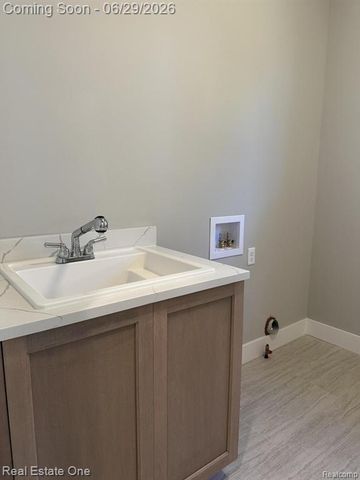 50402 Oakbrooke Drive, Chesterfield, MI 48047