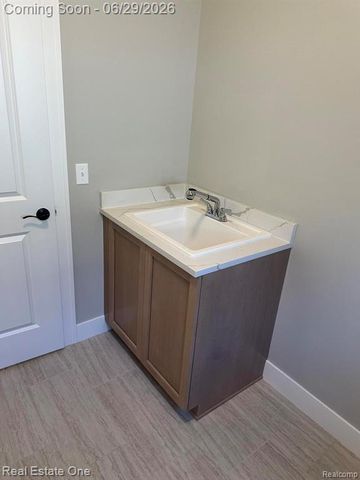50402 Oakbrooke Drive, Chesterfield, MI 48047