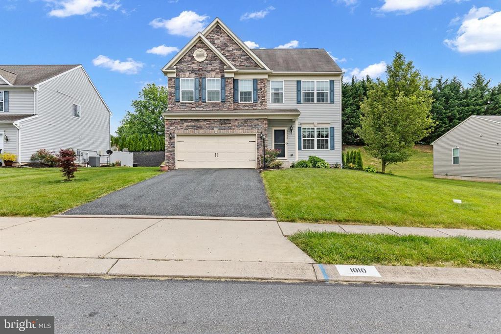 1010 NUGENT WAY, York, PA 17402