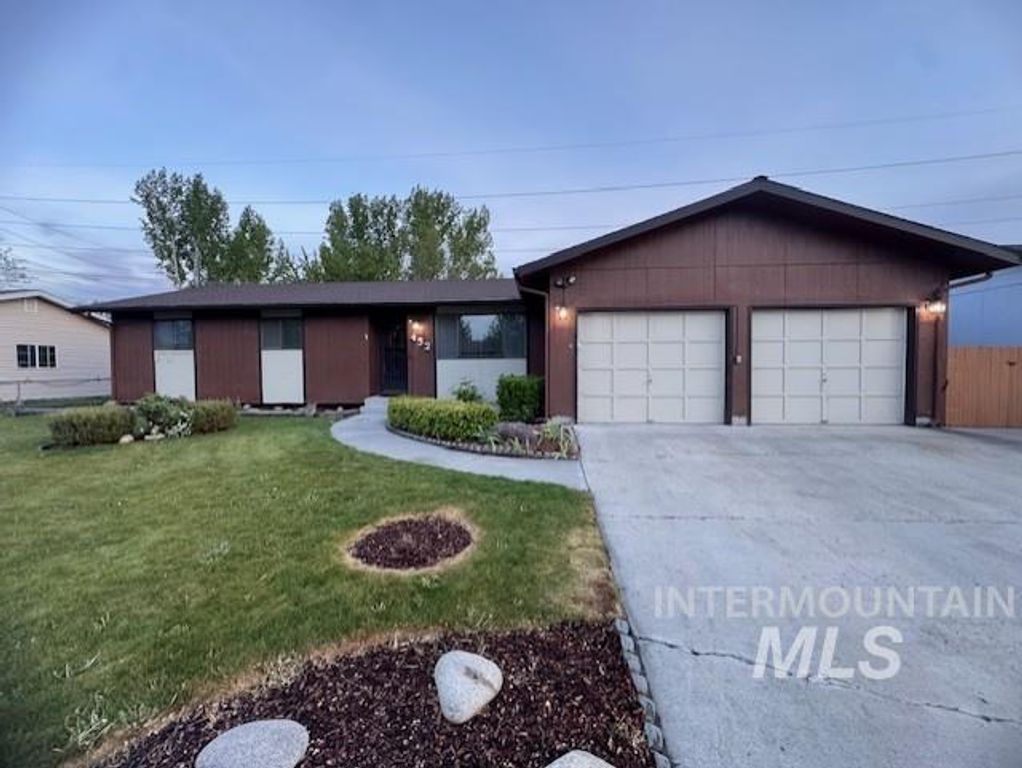 432 Meadows Lane, Twin Falls, ID 83301