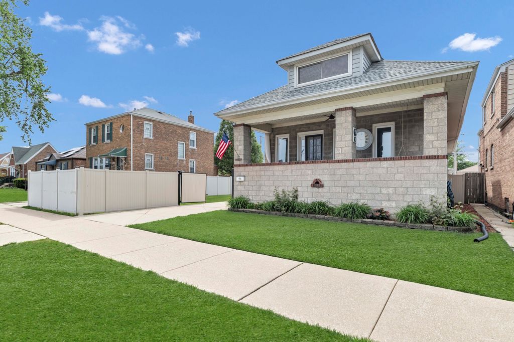 Image 1 of property listing at 5412 S Natoma Avenue, Chicago, IL 60638
