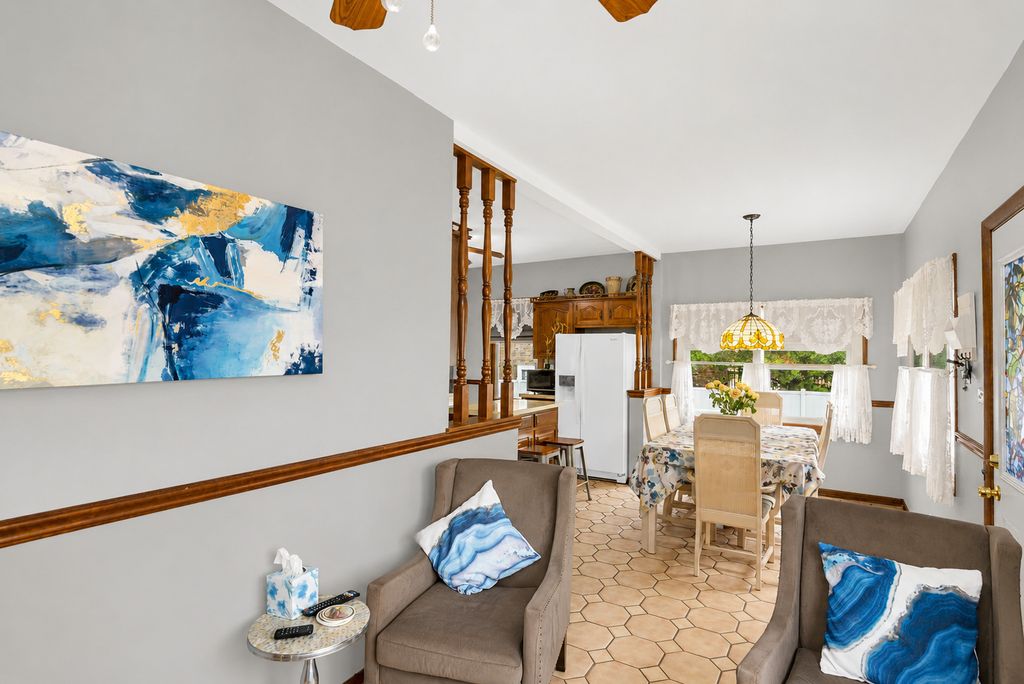 Image 17 of property listing at 5412 S Natoma Avenue, Chicago, IL 60638