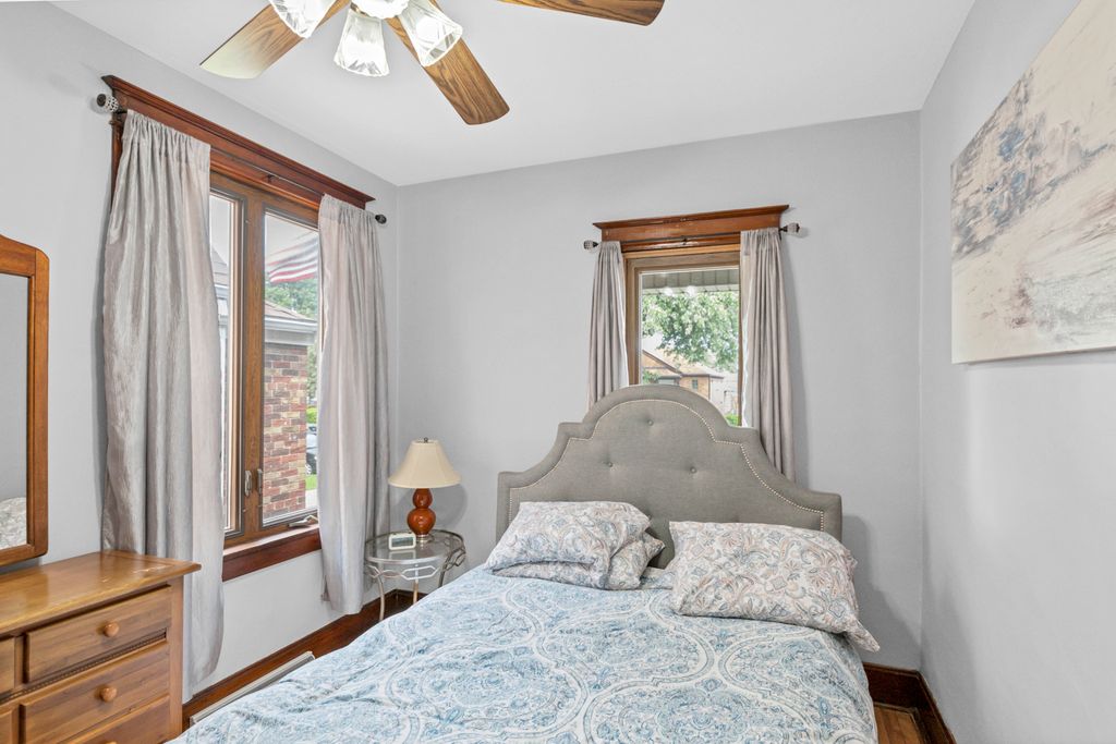 Image 18 of property listing at 5412 S Natoma Avenue, Chicago, IL 60638