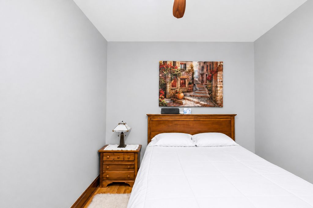 Image 20 of property listing at 5412 S Natoma Avenue, Chicago, IL 60638