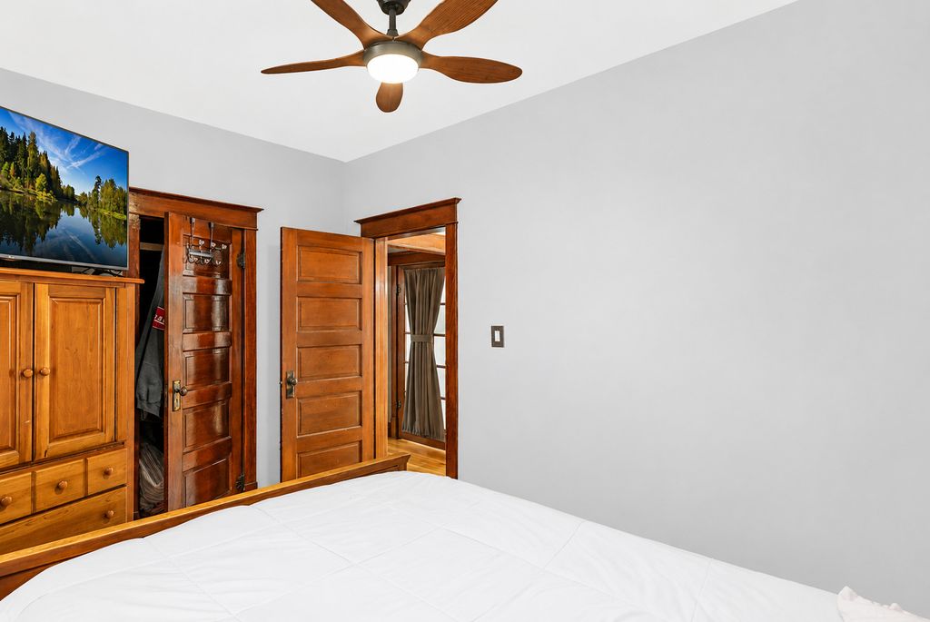 Image 21 of property listing at 5412 S Natoma Avenue, Chicago, IL 60638