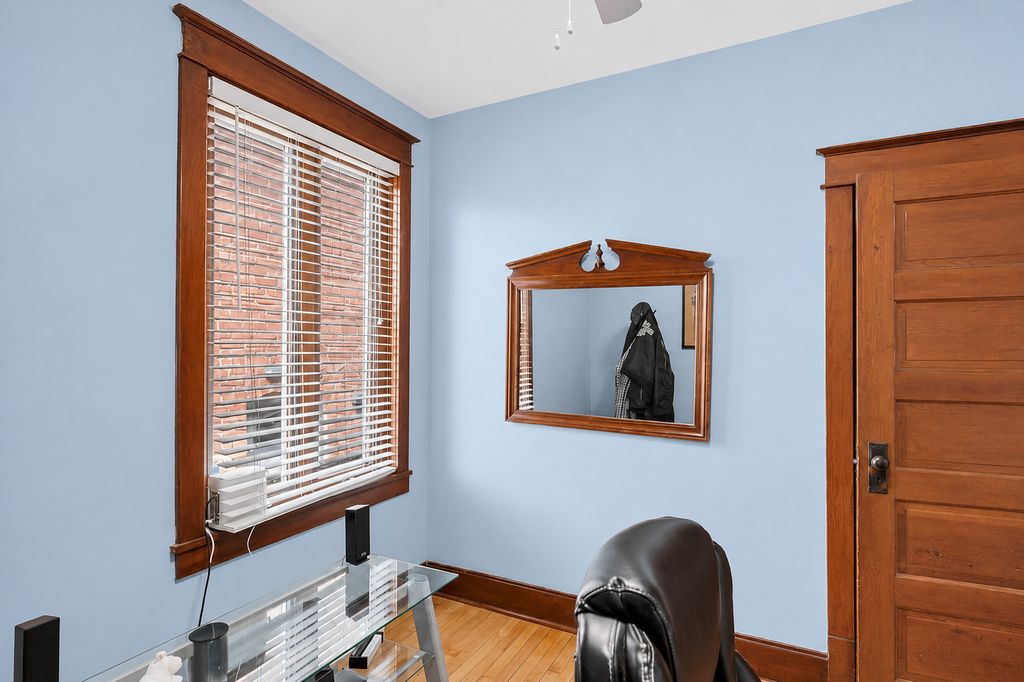Image 23 of property listing at 5412 S Natoma Avenue, Chicago, IL 60638