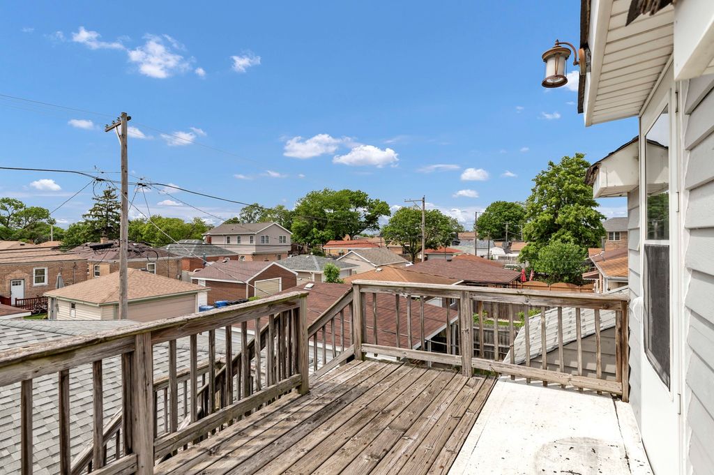 Image 38 of property listing at 5412 S Natoma Avenue, Chicago, IL 60638