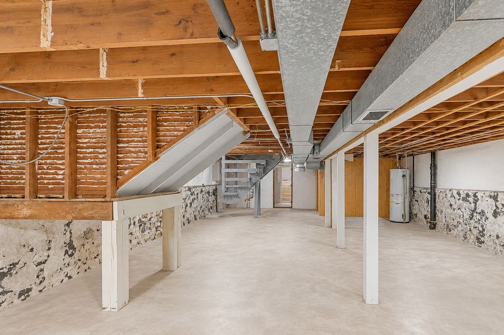 Image 39 of property listing at 5412 S Natoma Avenue, Chicago, IL 60638