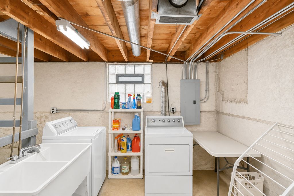 Image 41 of property listing at 5412 S Natoma Avenue, Chicago, IL 60638