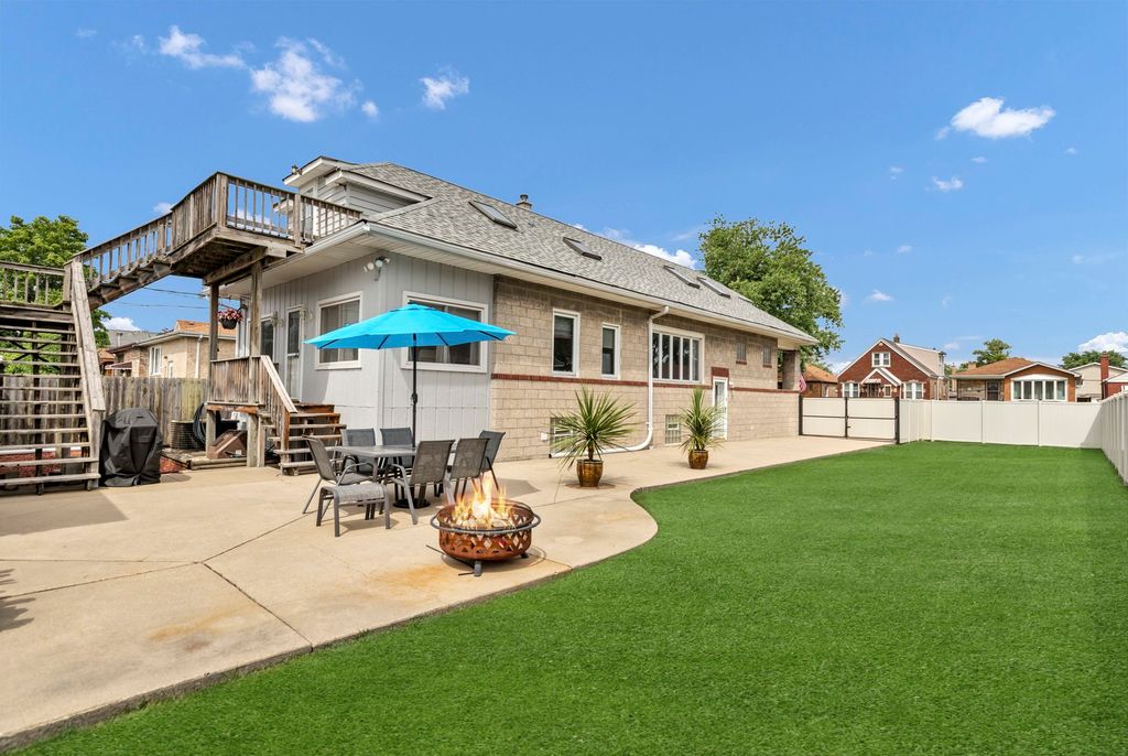 Image 44 of property listing at 5412 S Natoma Avenue, Chicago, IL 60638
