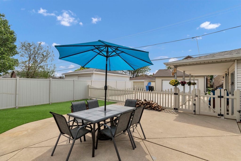 Image 45 of property listing at 5412 S Natoma Avenue, Chicago, IL 60638