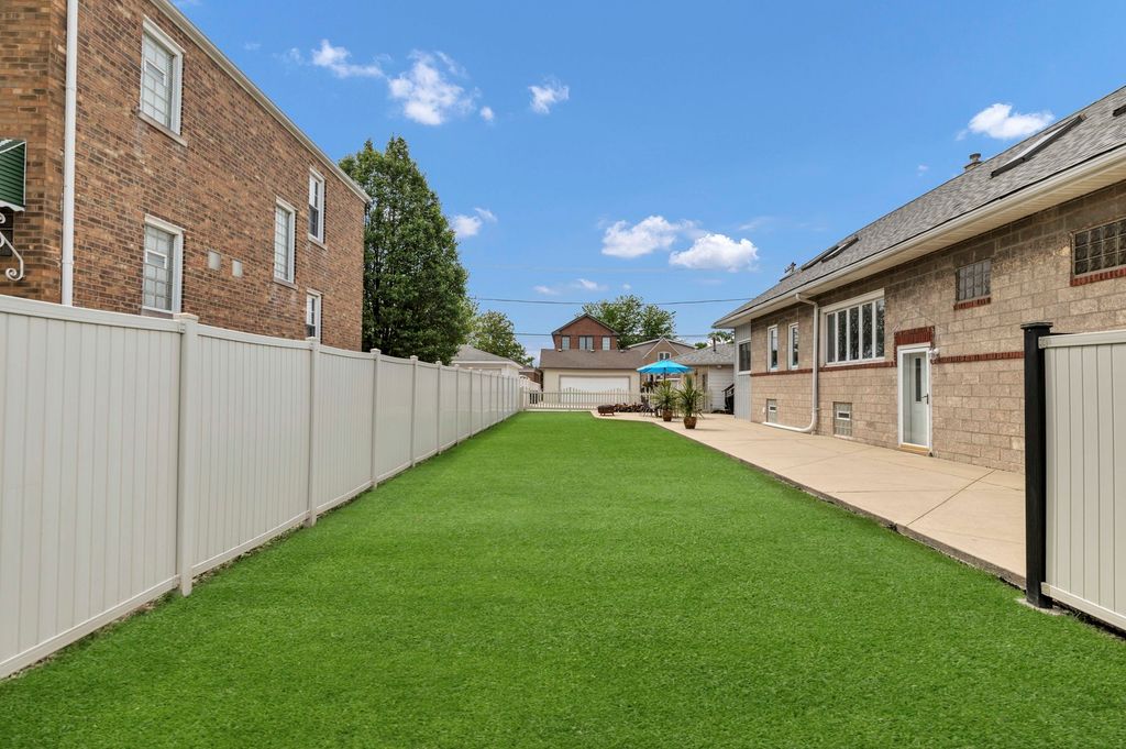 Image 47 of property listing at 5412 S Natoma Avenue, Chicago, IL 60638