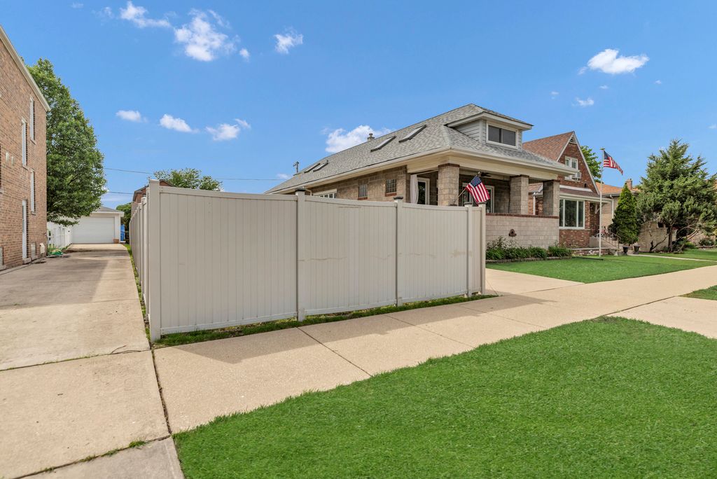 Image 49 of property listing at 5412 S Natoma Avenue, Chicago, IL 60638