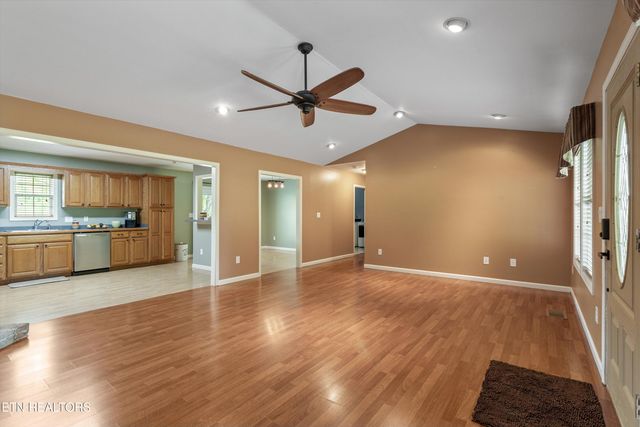 3643 Thomas Cross Rd, Sevierville, TN 37876