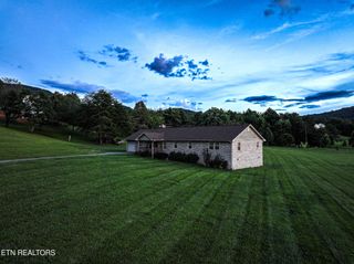 3643 Thomas Cross Rd, Sevierville, TN 37876