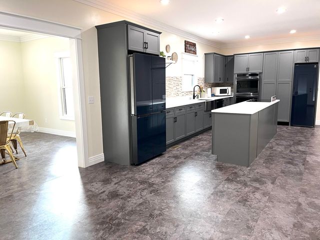 226 W Wilson Road, Russell Springs, KY 42642