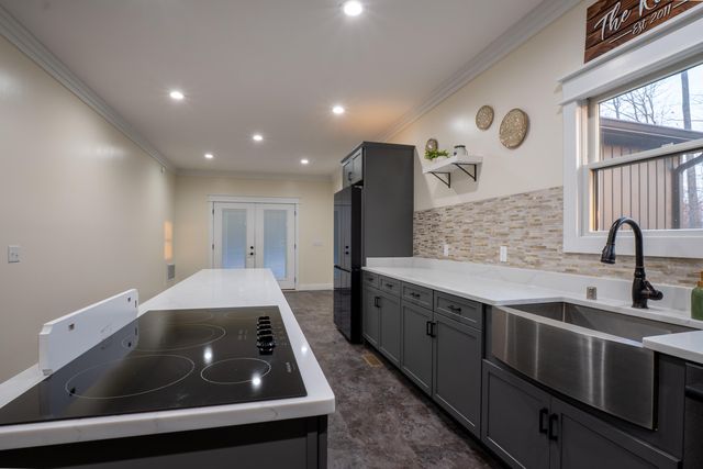 226 W Wilson Road, Russell Springs, KY 42642