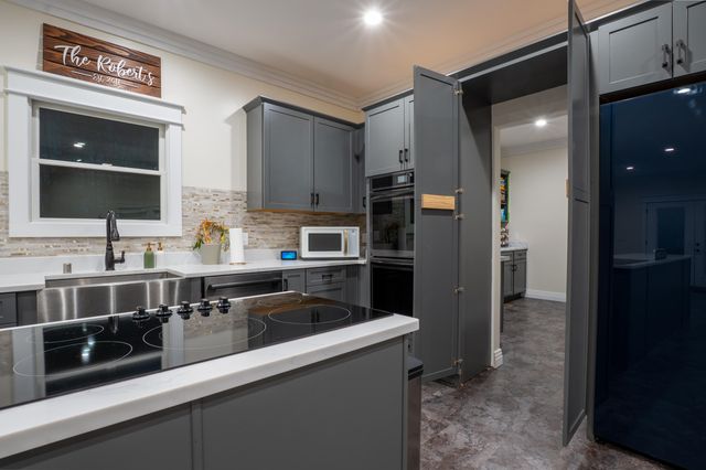 226 W Wilson Road, Russell Springs, KY 42642