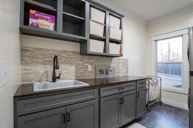 226 W Wilson Road, Russell Springs, KY 42642