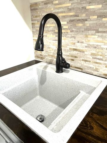 226 W Wilson Road, Russell Springs, KY 42642