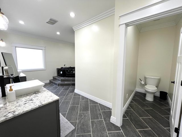 226 W Wilson Road, Russell Springs, KY 42642