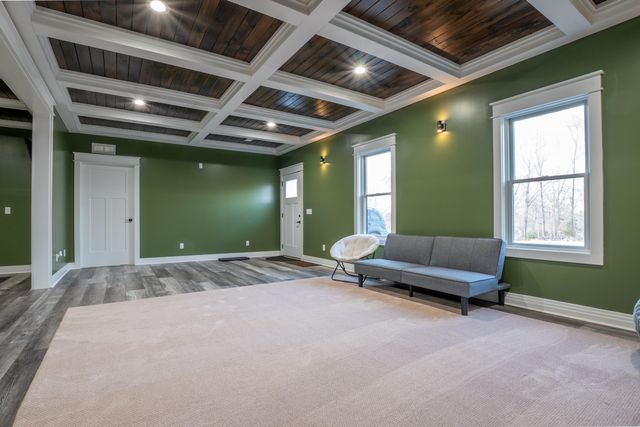 226 W Wilson Road, Russell Springs, KY 42642