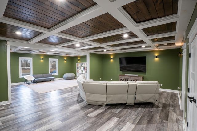 226 W Wilson Road, Russell Springs, KY 42642