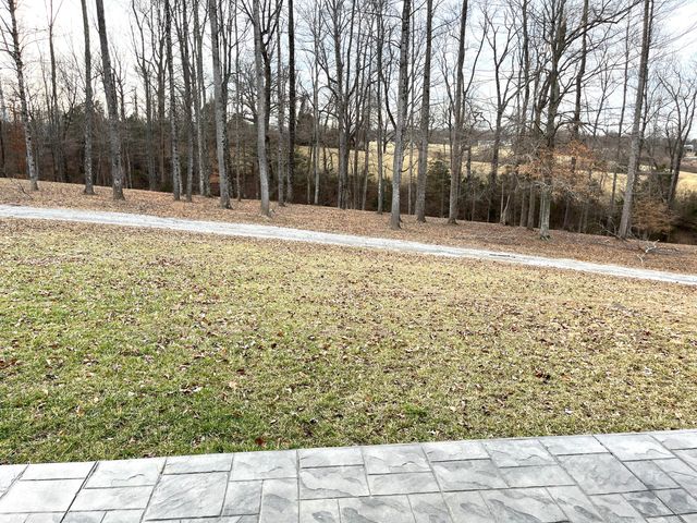 226 W Wilson Road, Russell Springs, KY 42642