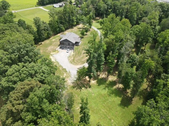 226 W Wilson Road, Russell Springs, KY 42642