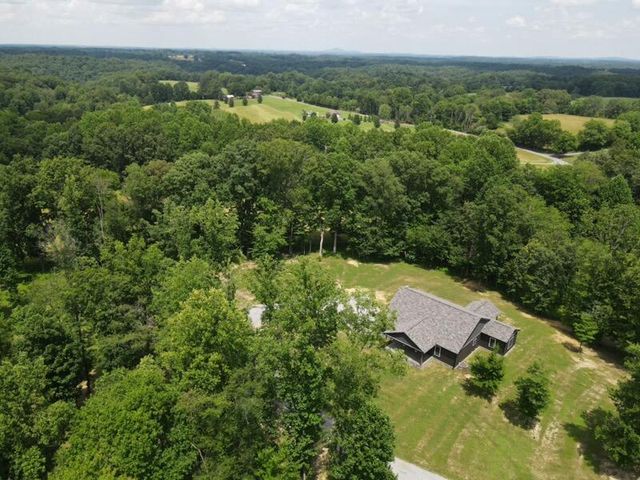 226 W Wilson Road, Russell Springs, KY 42642