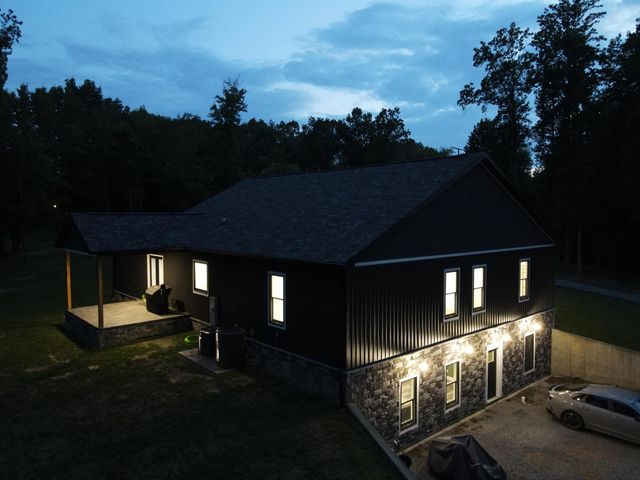 226 W Wilson Road, Russell Springs, KY 42642