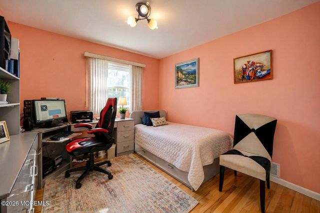 4 Fletcher Drive, Marlboro, NJ 07746