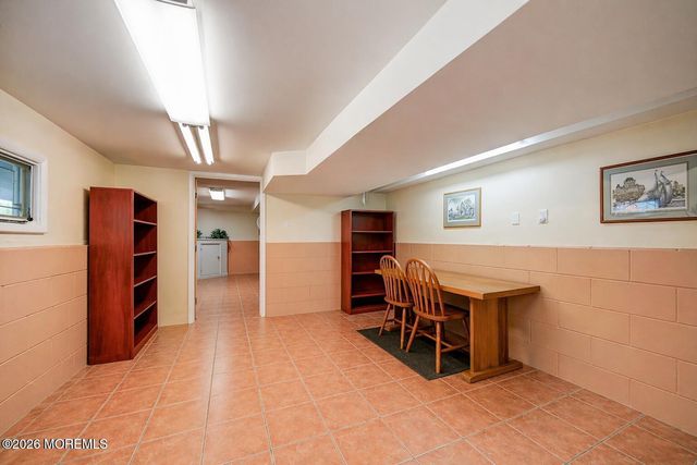 4 Fletcher Drive, Marlboro, NJ 07746