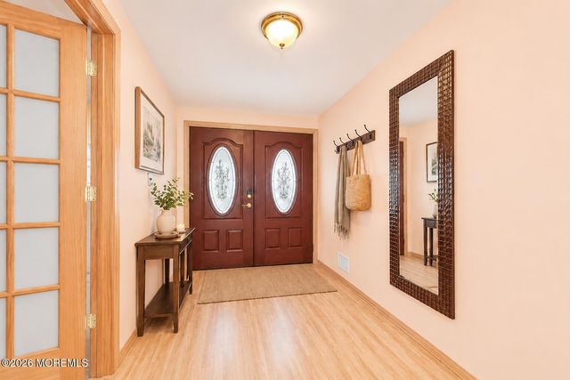 4 Fletcher Drive, Marlboro, NJ 07746