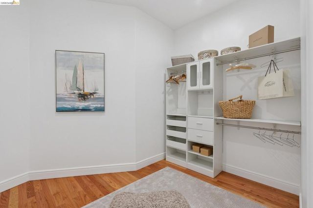 1860 Arrowhead Dr, Oakland, CA 94611